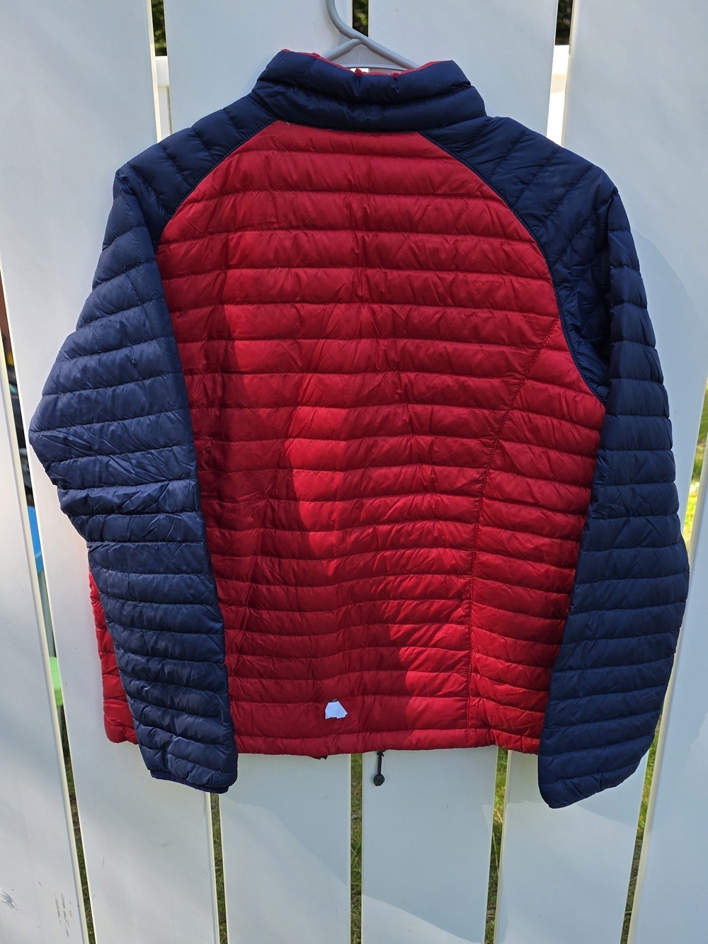 L.L. Bean Men’s Red and Navy Packable Puffer Jacket - Picture 2 of 3